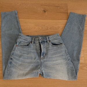 American Eagle light wash high-waisted stretch straight-leg jeans